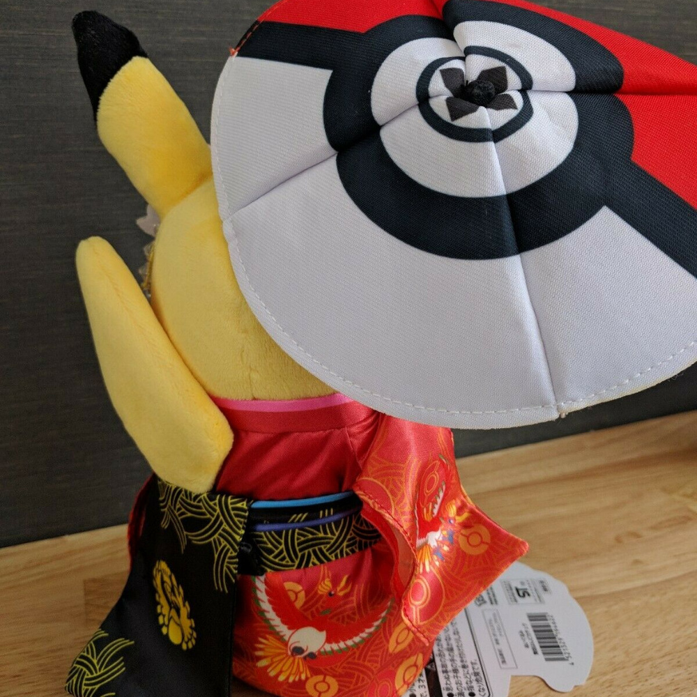 Pikachu in Traditional Japanese Costume Kimono - Picture 3 of 6